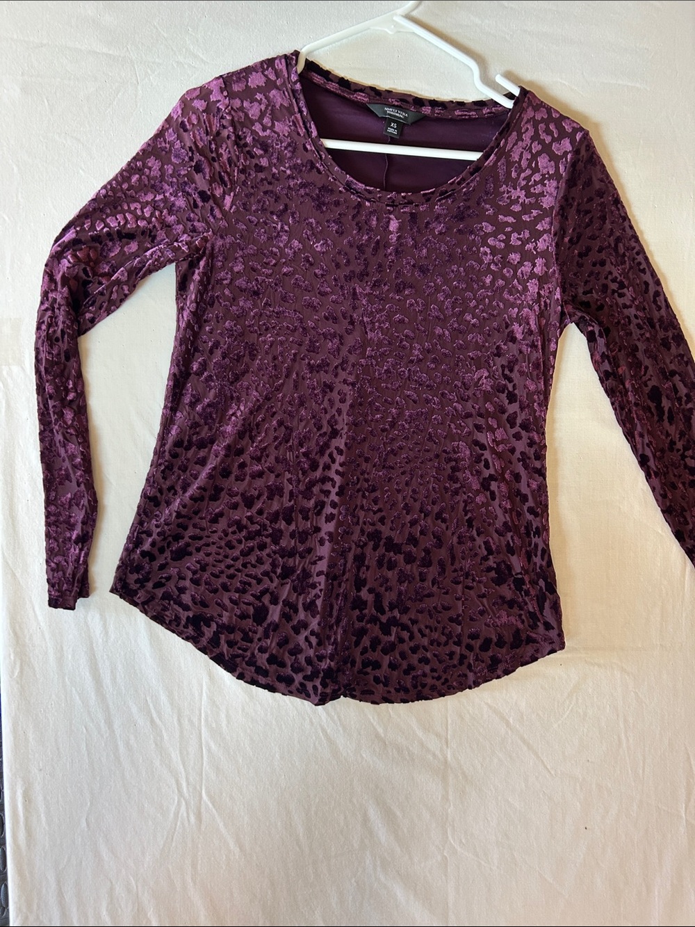 Simply Vera Velvet Animal-Print Long-Sleeve Top - Deep Plum